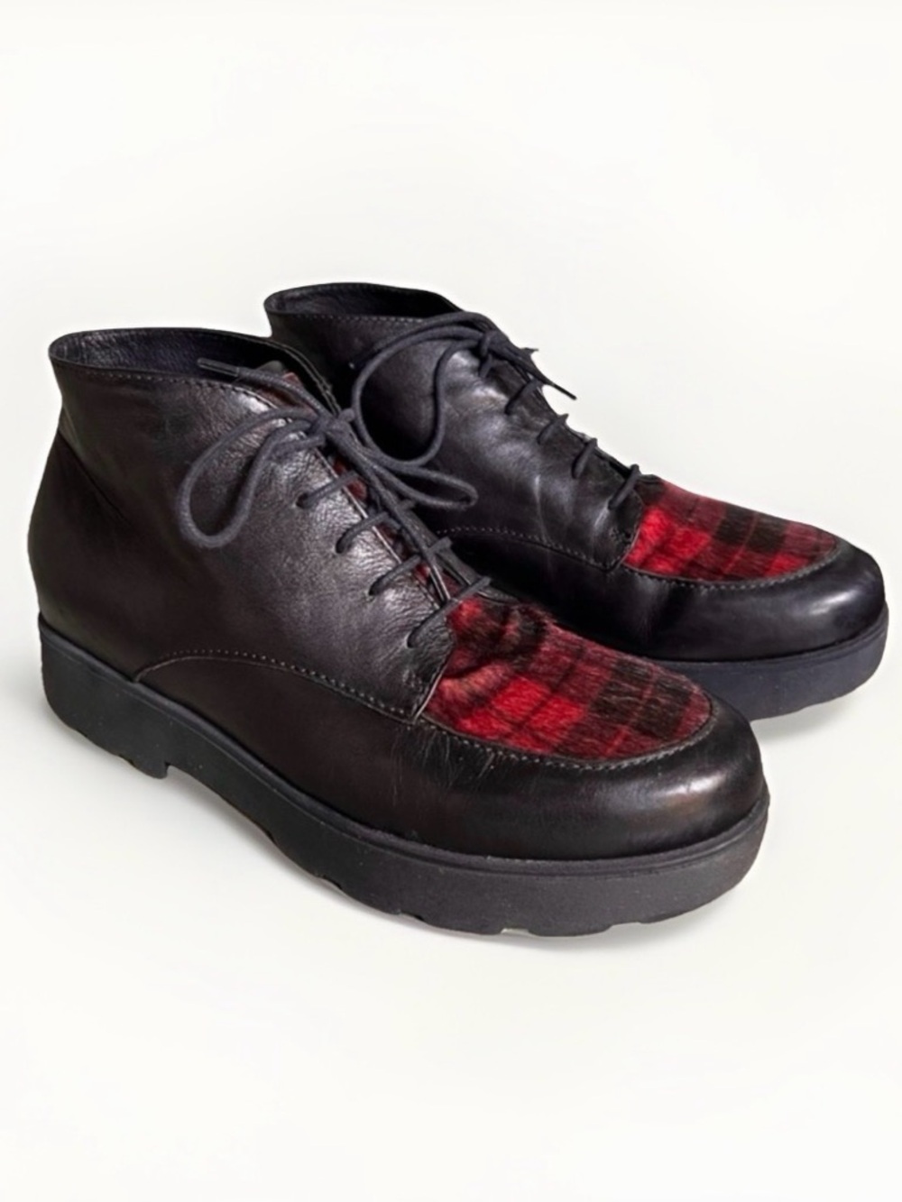 Gregory’s Leather Ankle Boots Sz 41 US 10.5 Chunky Lace Up Black Red Plaid Top
